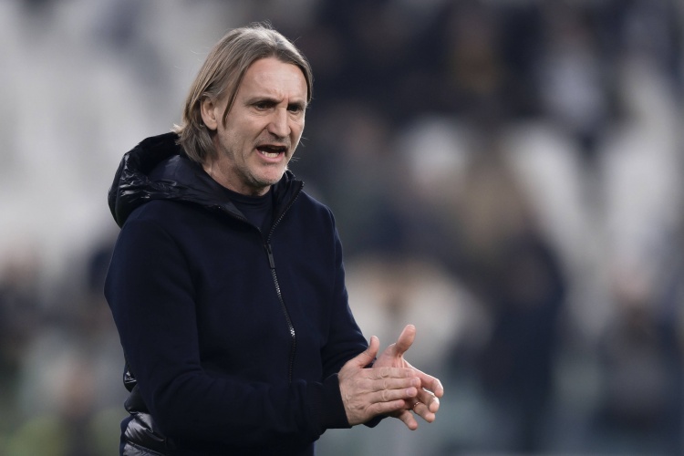 mk体育在线登录入口本赛季带队保级成功，官方：卡利亚里主帅尼科拉离任